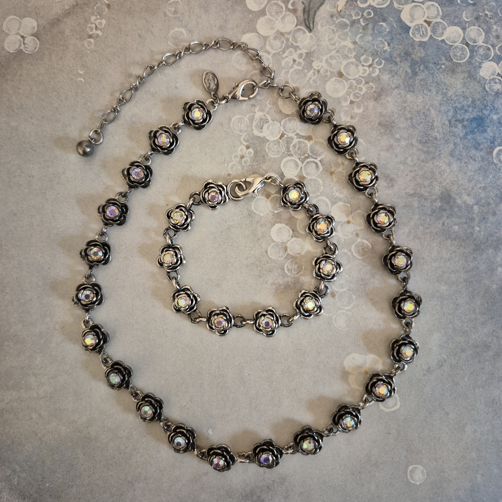 Premier Designs Silver and Iridescent Floral Necklace Set